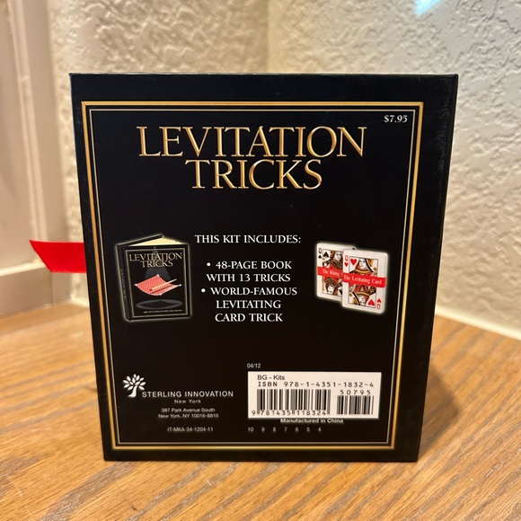 Levitation Tricks: Art of Entrancing Illusions Levitating Magic Card Trick - Picture 6 of 6